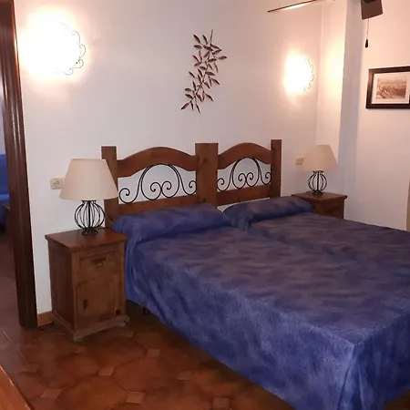 Pueblo Torviscas Адехе