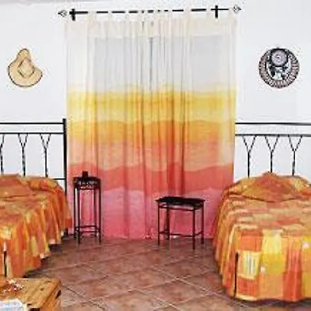 Pueblo Torviscas Адехе